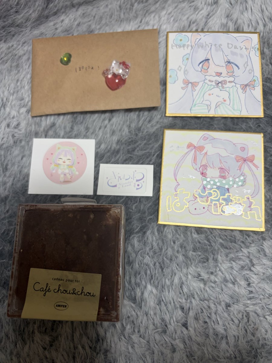 届いたど！ありがとう！着払い！
夕飯ティラミス！色紙嬉しいね！