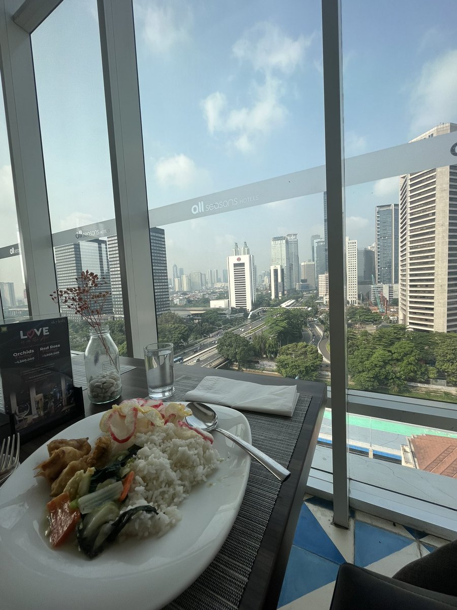 Adelia🌻 tweet media