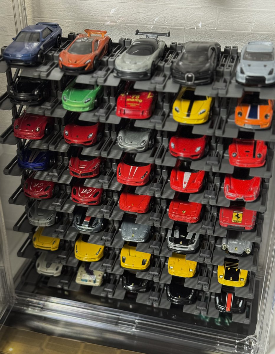 Minicar_h's tweet photo. どんなもんかなーってディスプレイ買ってみたけど結構いい感じ笑
 #ホットウィール  #ミニカー https://t.co/08aSSW9wB8