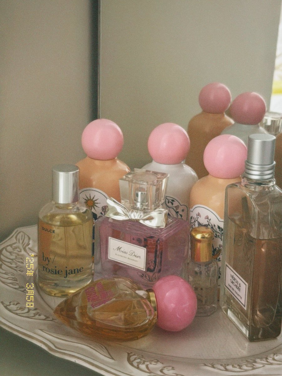 𝜗𝜚 tweet media