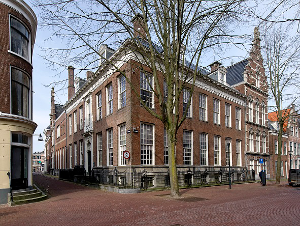 Friespunt's tweet photo. #Hjoed yn 1881 waard it @FriesMuseum fan it @KFGenootschap iepene yn it Van Eysingahûs yn #Ljouwert. It soe dêr bliuwe oant de ferhúzing nei it nije museumgebou yn 2013. It Van Eysingahûs is noch altyd in museum en is no yn it behear fan @Hdkeyser. 

#FryskX https://t.co/lCCKRdH85Z