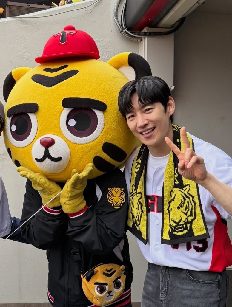 ddoparkddopark's tweet photo. 호걸아좋아보인다 https://t.co/ZlvlOjh9MV