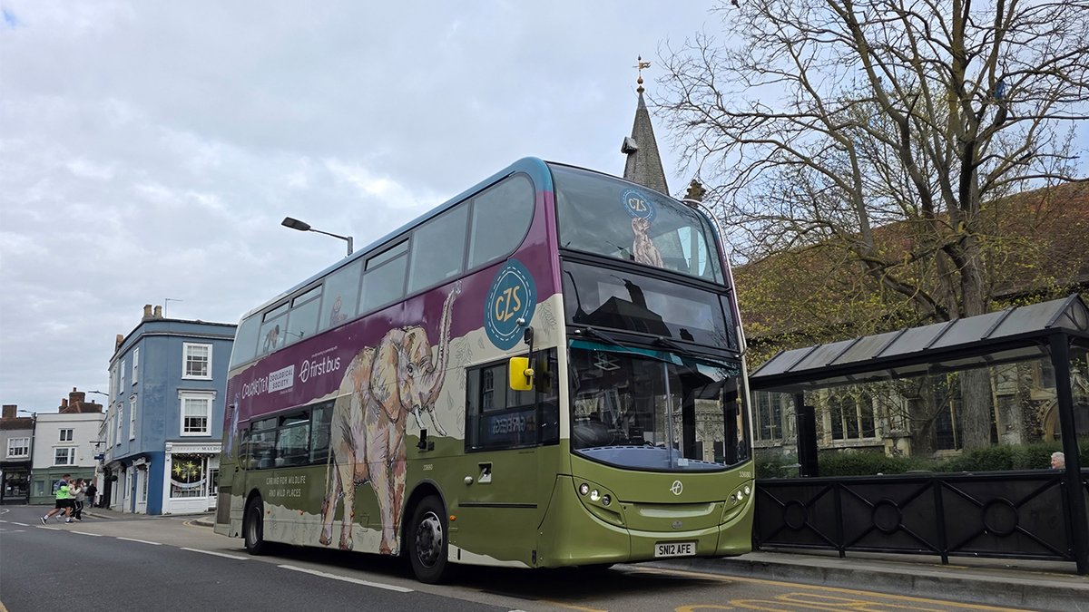 WillsBusSpot's tweet photo. #FirstPaint 04/04/26
As First Colchester's original Zoo bus is getting on a bit now and Colchester Zoo has transitioned into Colchester Zooalogical Society, Enviro 400 33680 SN12 AFE has become a new Zoo bus pictured here yesterday morning in Maldon on the Market Hill diversion. https://t.co/7ziXZIzBZQ