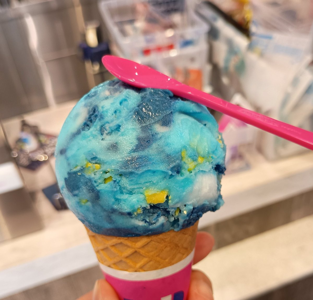 みえか tweet media