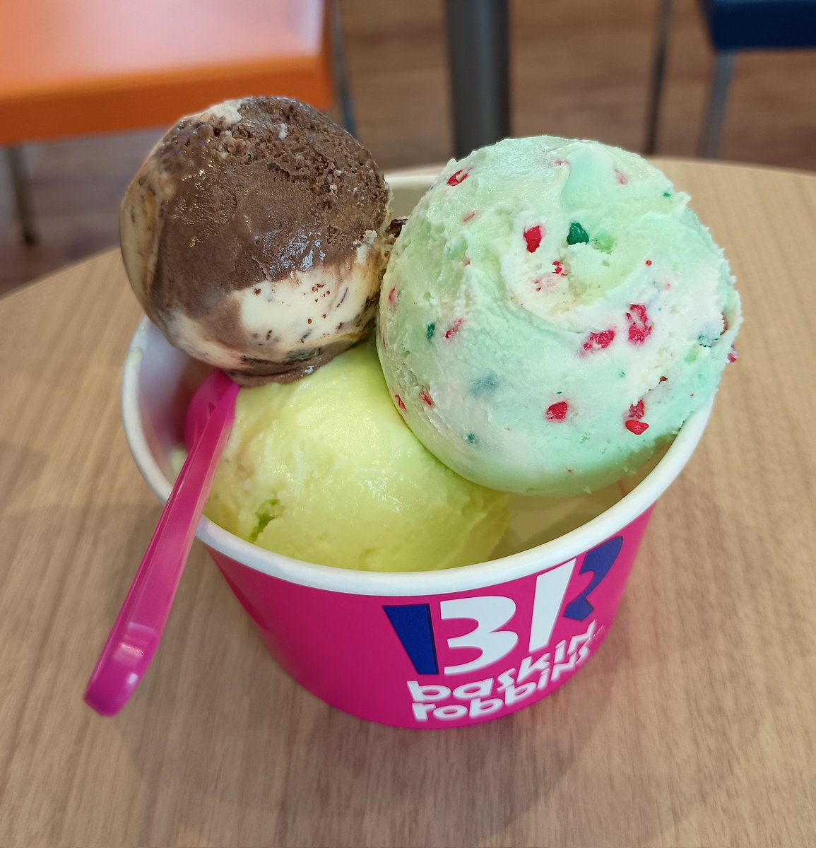 みえか tweet media