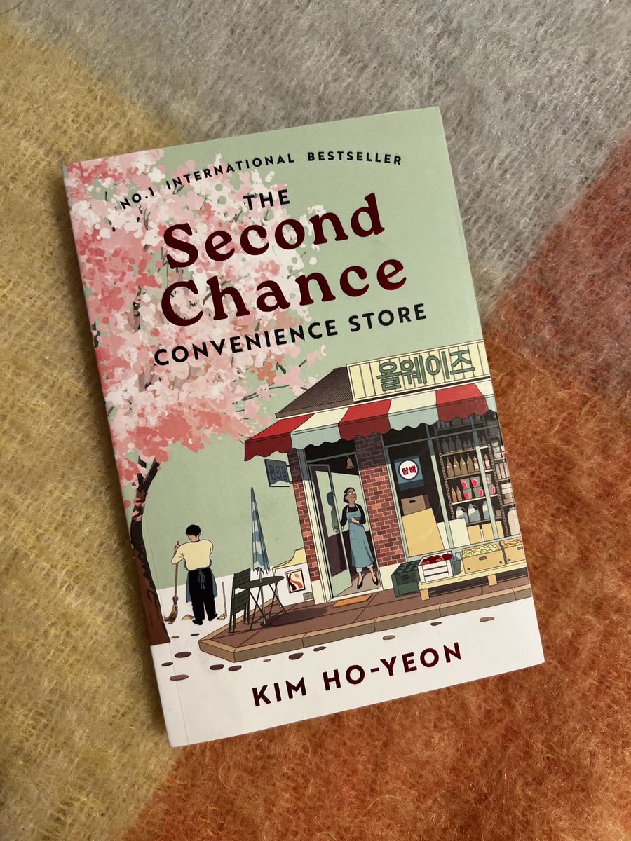 hihelloskye's tweet photo. Hello Netflix korean producers, please make this drama 🥺🥺🥺 #TheSecondChanceConvenienceStore #KimHoyeon https://t.co/DvmonIlg91