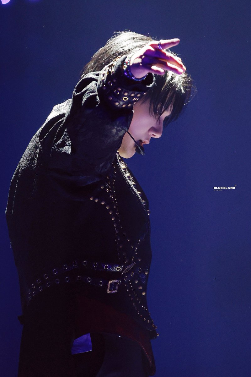 BLUE_ISLAND9 tweet media