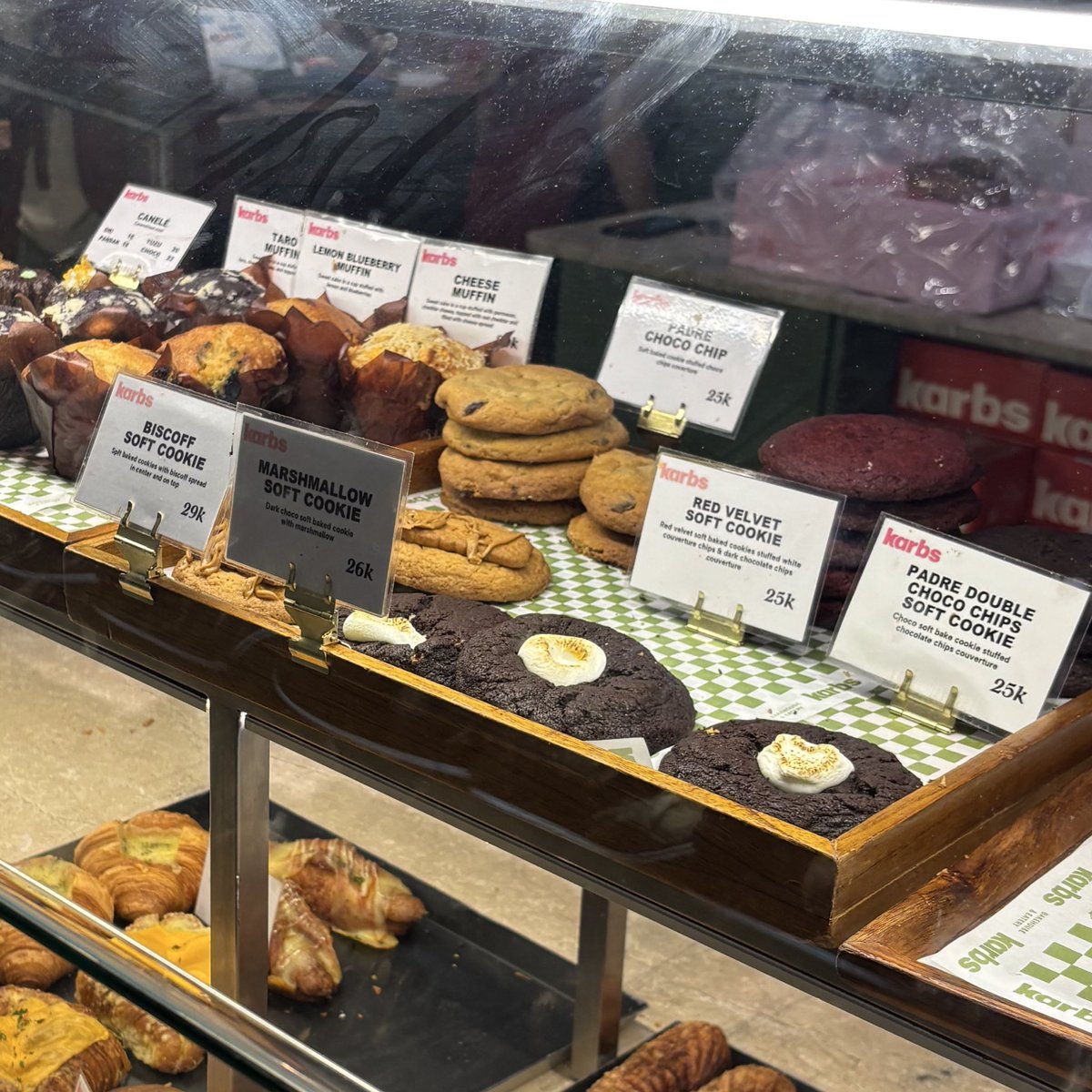 🛸 ber 🛸 tweet media