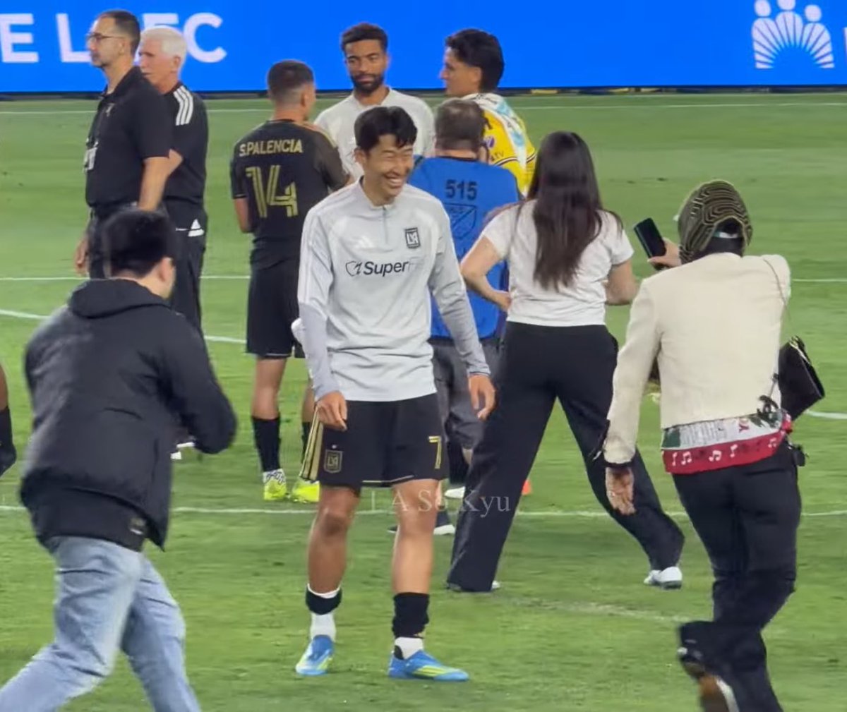 Number_GGG's tweet image. 기다릴게요 얼래뤼의 하루🫶🏼
@IBGDRGN 

신난 얼래뤼
앨래리

8lo8lo8lowme insta stories
lasokyu youtube cap
#GD #지드래곤