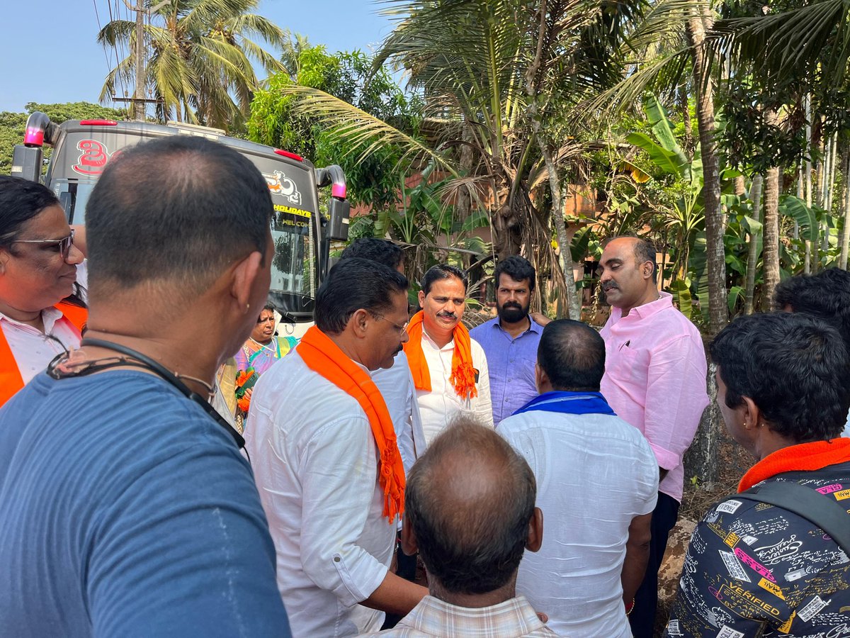 ಕೇರಳ ವಿಧಾನಸಭಾ ಚುನಾವಣೆ ಹಿನ್ನೆಲೆಯಲ್ಲಿ ಕಾಸರಗೋಡು ವಿಧಾನಸಭಾ ಕ್ಷೇತ್ರದ ಬಿಜೆಪಿ ಅಭ್ಯರ್ಥಿ ಶ್ರೀಮತಿ ಅಶ್ವಿನಿ ಅವರ ಪರವಾಗಿ ಉಡುಪಿ ಗ್ರಾಮಾಂತರ ಬಿಜೆಪಿ ಮಂಡಲದ ಕಾರ್ಯಕರ್ತರೊಂದಿಗೆ ಮಧೂರು ಗ್ರಾಮ ಪಂಚಾಯತ್ ವ್ಯಾಪ್ತಿಯಲ್ಲಿ  ಮತ ಯಾಚನೆ ನಡೆಸಲಾಯಿತು.
<a href="/BJP4Keralam/">BJP KERALAM</a> <a href="/AshwiniML2/">Ashwini M.L</a> <a href="/blsanthosh/">B L Santhosh</a> <a href="/HPoonja/">Harish Poonja ಹರೀಶ್ ಪೂಂಜ</a> <a href="/BJP4Karnataka/">BJP Karnataka</a>