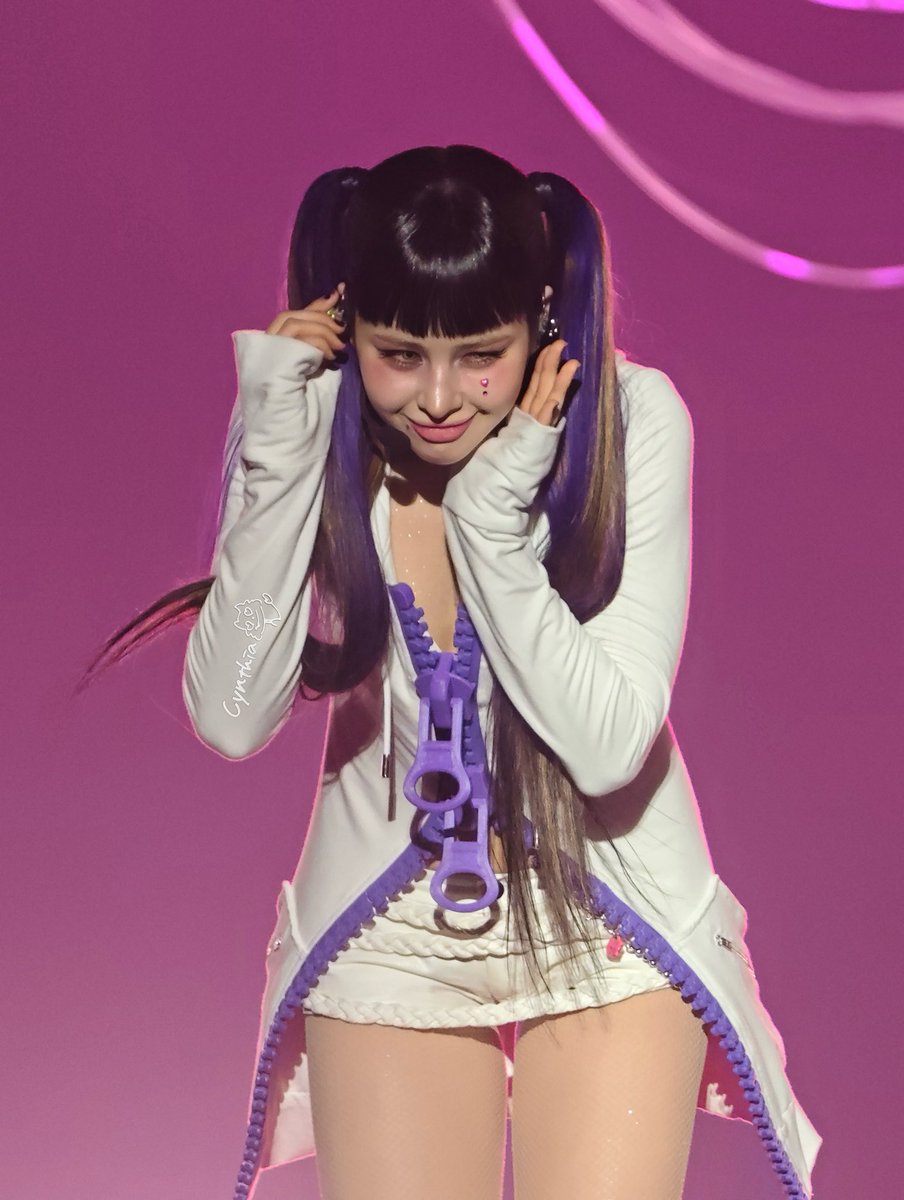 Cynthia🦄 tweet media