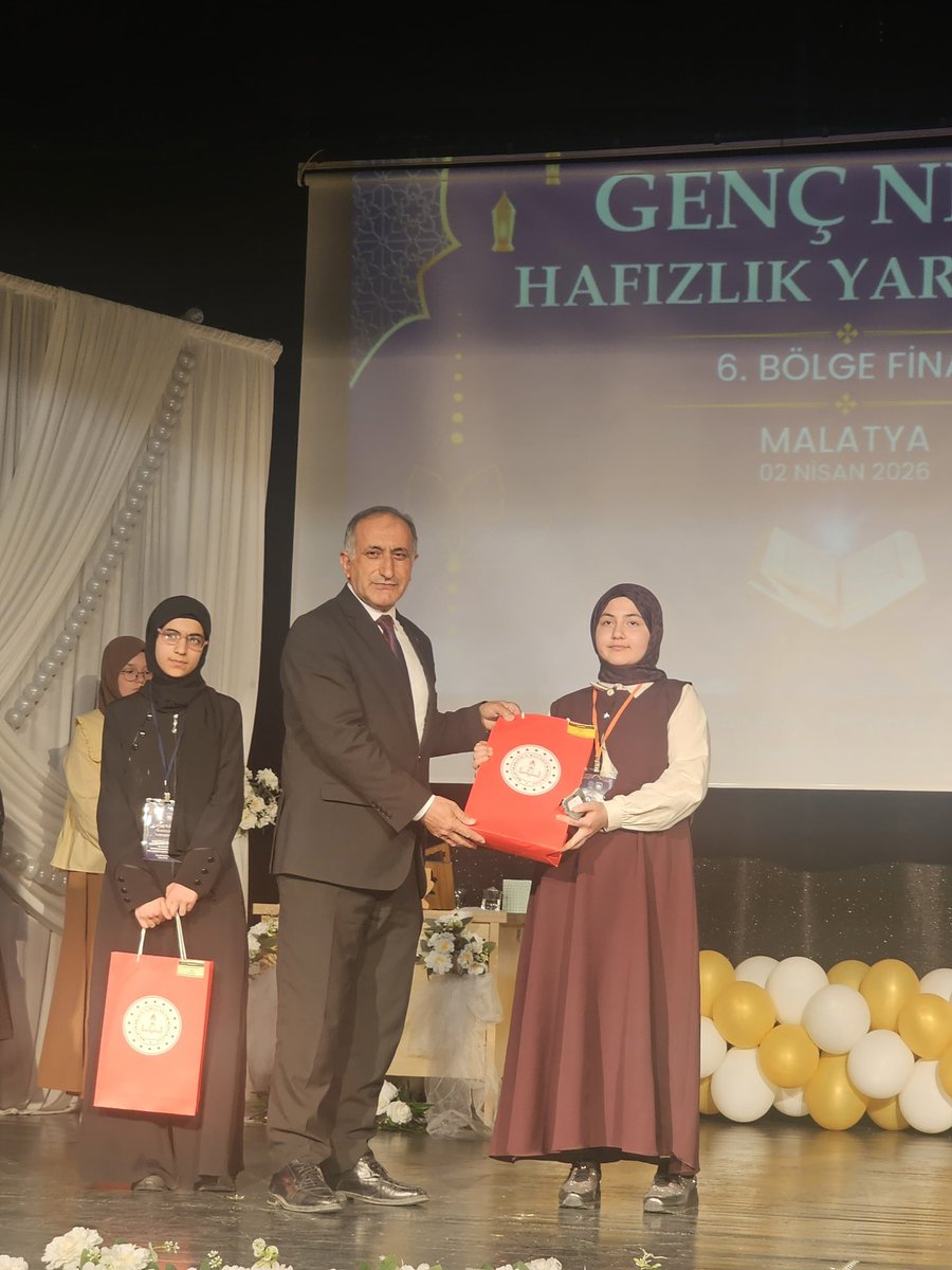 tvolay.com tweet media