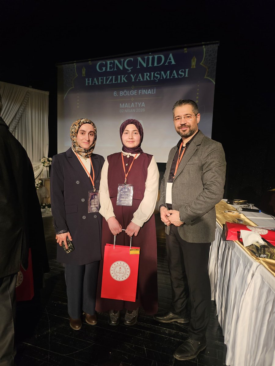 tvolay.com tweet media