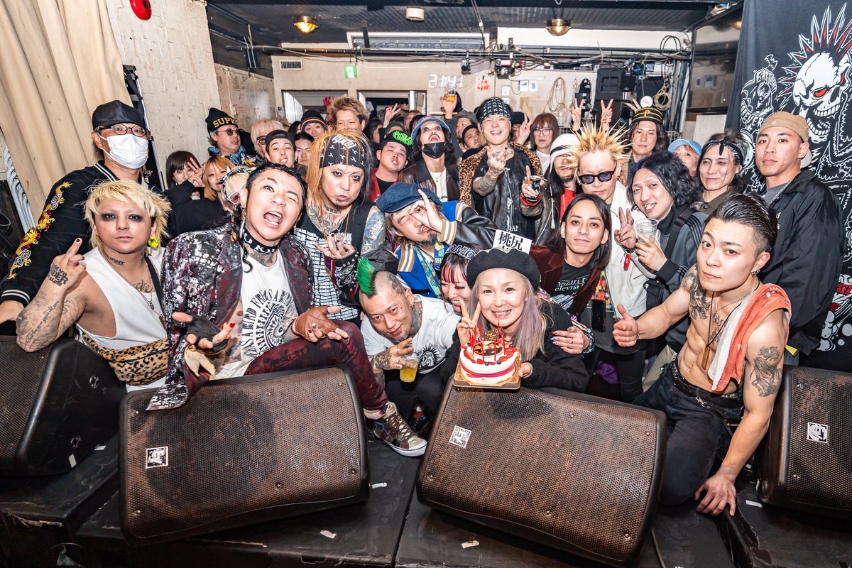 BotwinSkinhead's tweet photo. "ROOTS OF PUNK 69erz Vol.30"

最高の一夜‼︎
一緒に遊んでくれてアリガトウ‼︎

Happy Birthday Naoちゃん☆
この先も楽しい夜を続けよう‼︎

♬Next show !!
5.16.sat.高円寺ShowBoat

DONT TURN AWAY &amp; DRUNK BOYZ RECORDS presents.
"DRUNK BOYZ JAPAN TOUR" https://t.co/zZCND8GypF