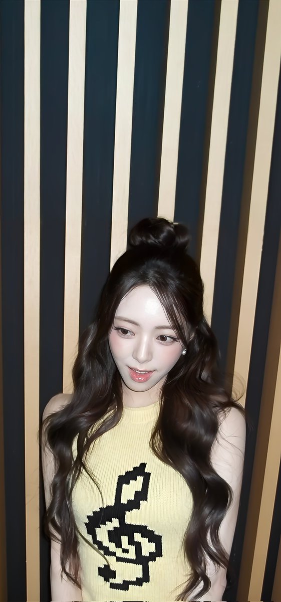 ITZY Wallpapers tweet media