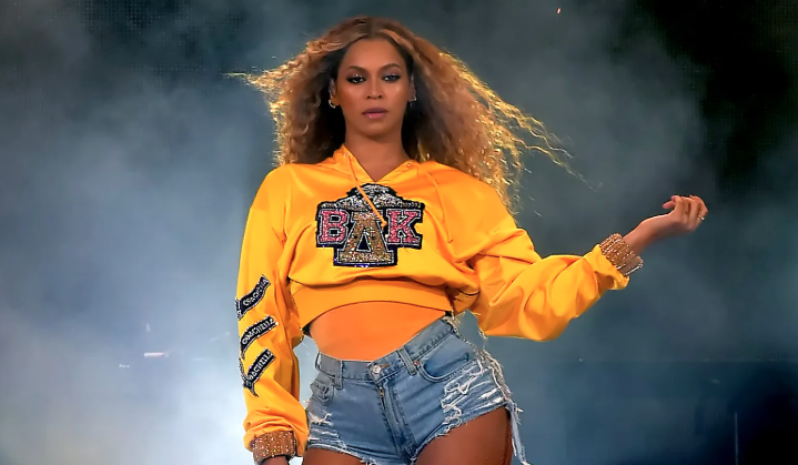 About Music tweet media