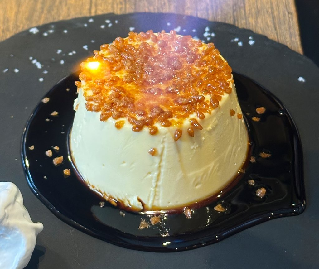 whitemicjun's tweet photo. 先日、Another Storyのhero君と🍮

もう知り合って何年だ？18年くらいになる？笑
昔からの音楽仲間で、正直、たくさん刺激受けまくってきたよ。今でも曲めちゃ聞くし笑
生きてると色んな事がある。何があるかわからない。だからこそ、大切にしたい尊敬できる仲間です。
お疲れ様。これからもよろしく。 https://t.co/I89ybCNCrT