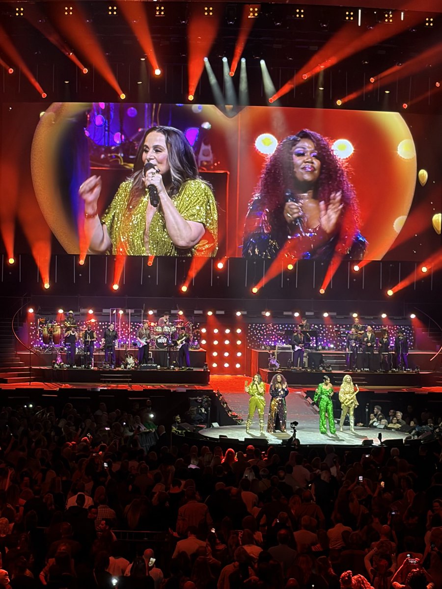 André van den Berg tweet media