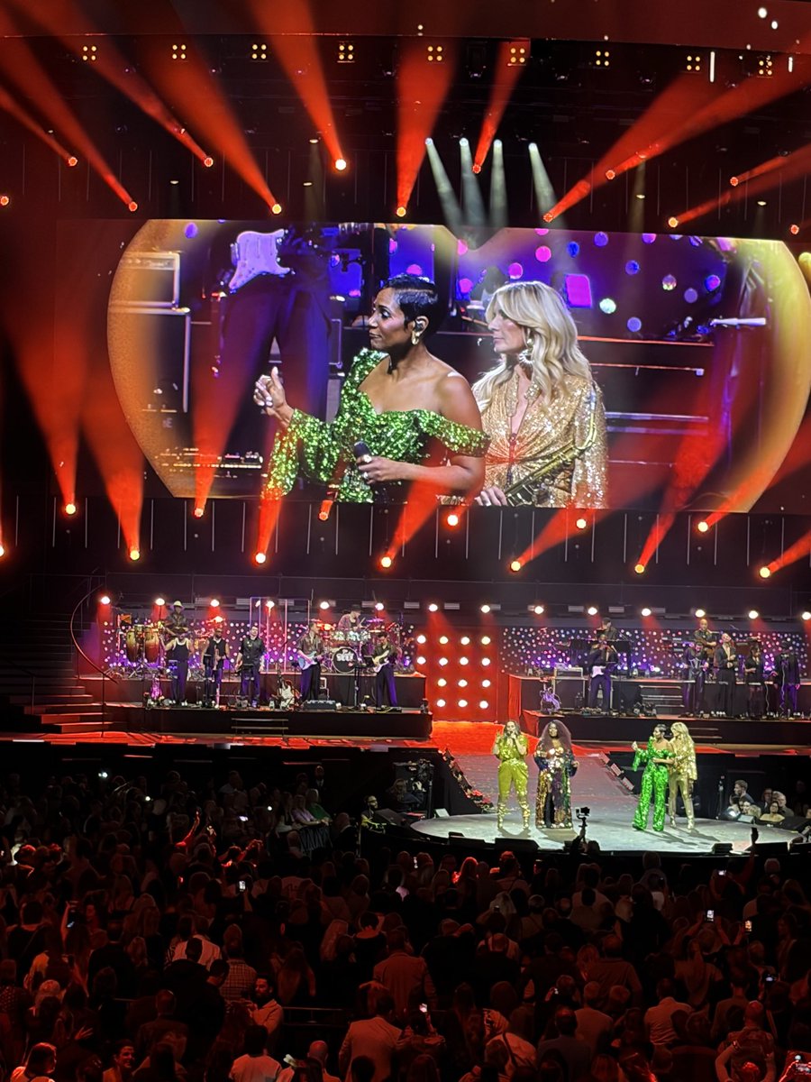 André van den Berg tweet media