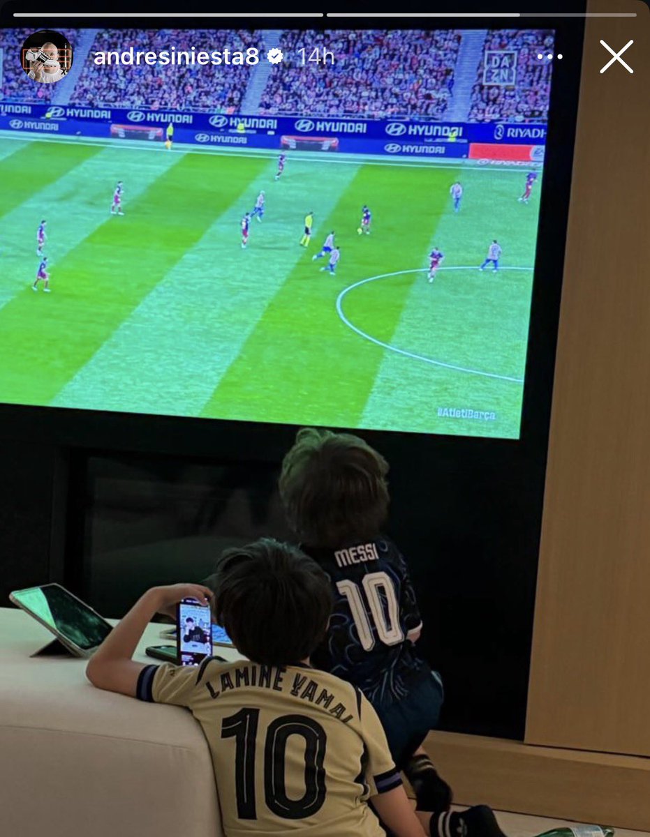 Iniesta got his children wearing Lamine Yamal and Messi jerseys 😭❤️