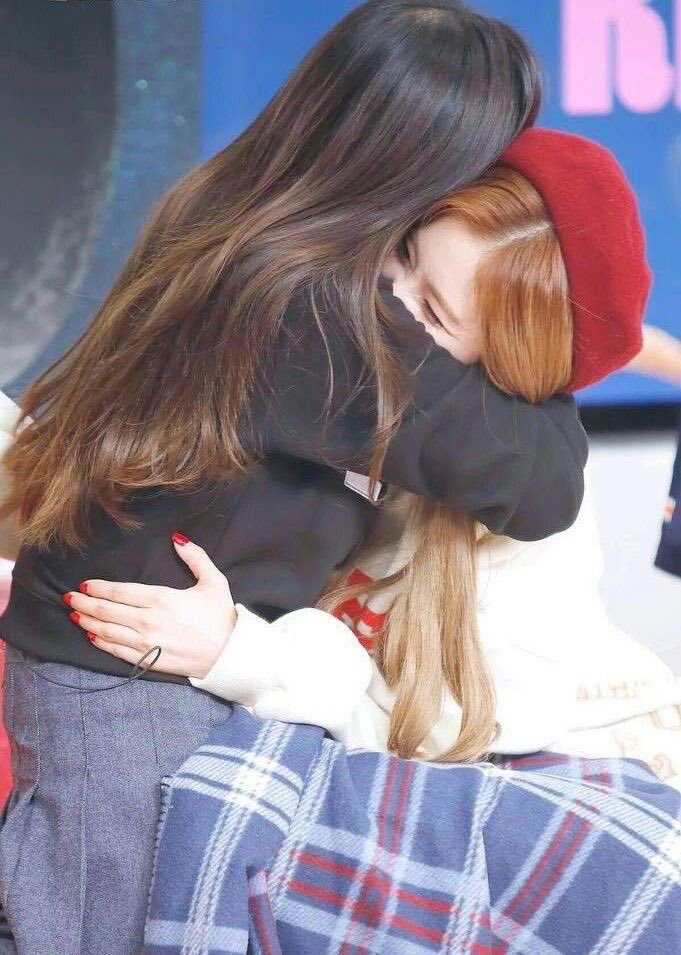 joy 🍏 tweet media