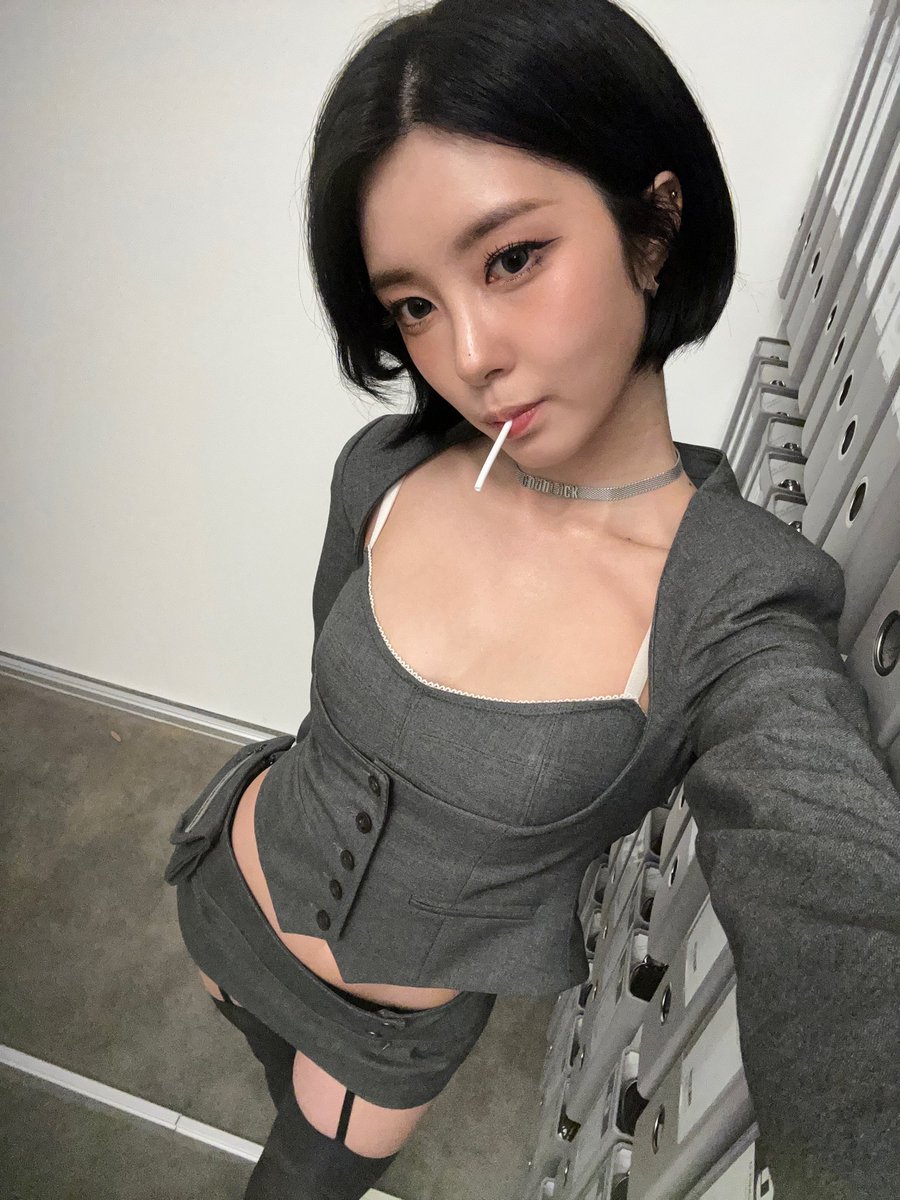 hikactrl's tweet photo. the bob changed something in her https://t.co/YZfZtiFz7D