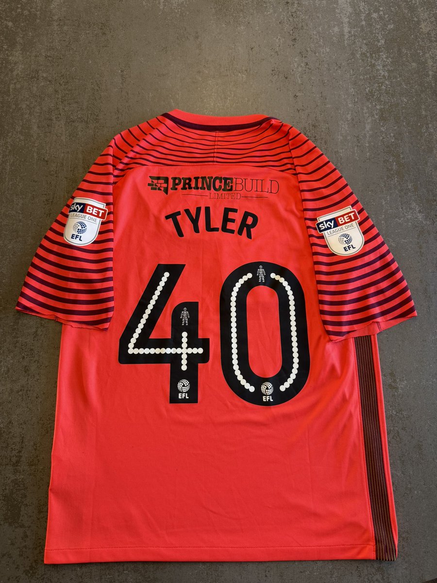 PufcMatchworn's tweet photo. Match Issued shirt 
- 17/18 Season 
- Mark Tyler 
@theposh 

#pufc https://t.co/Jgm2fJSX1a
