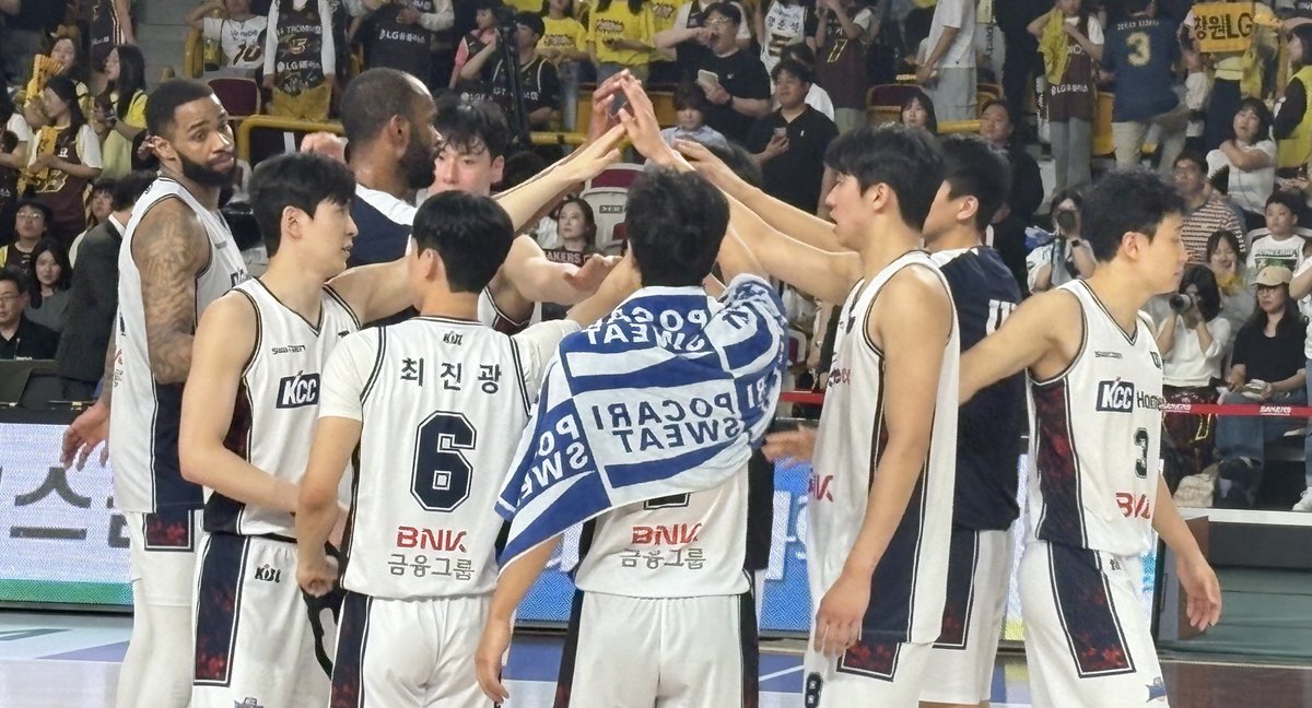 김스스 tweet media