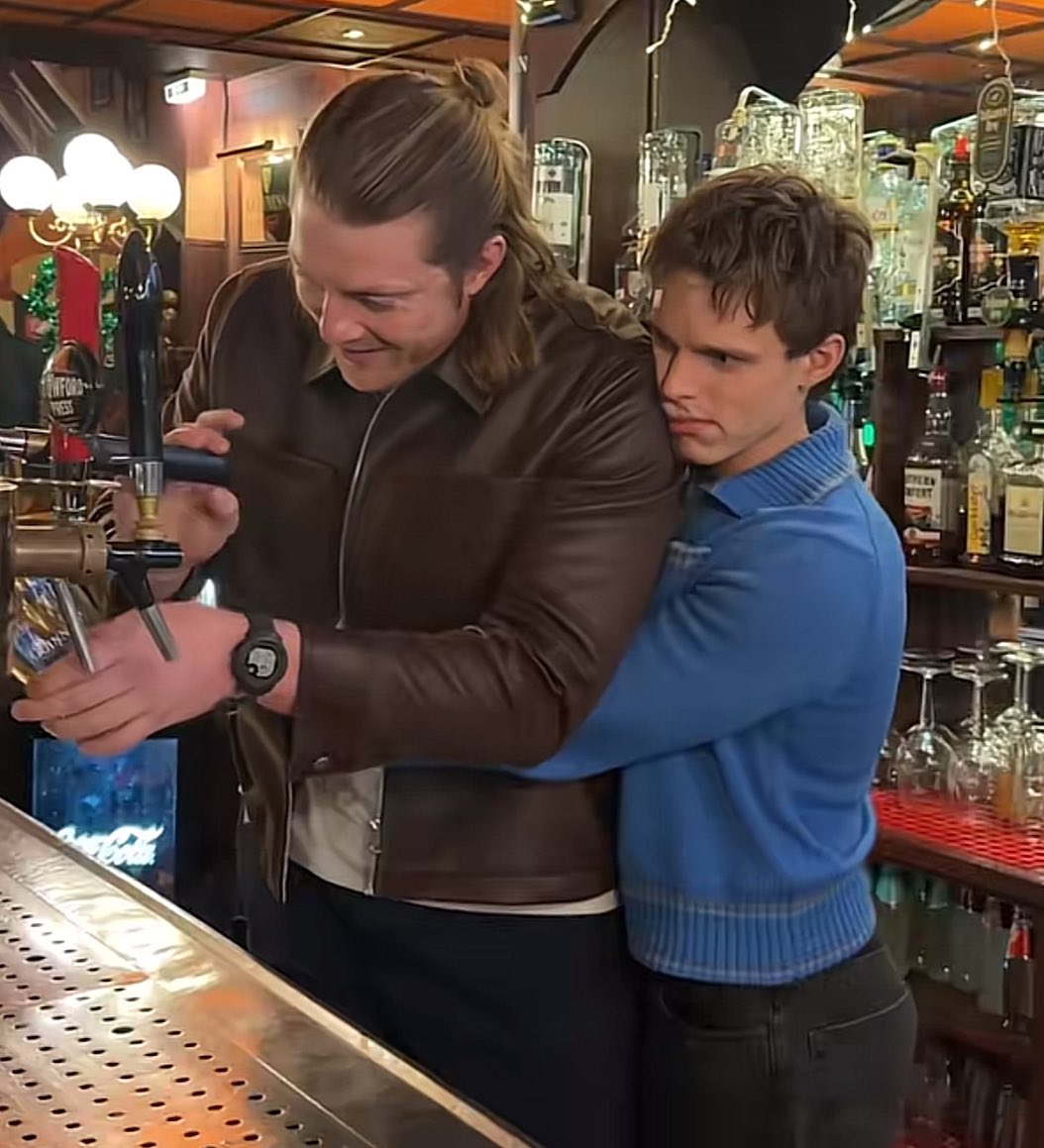 ᕕ( ᐛ )ᕗ tweet media