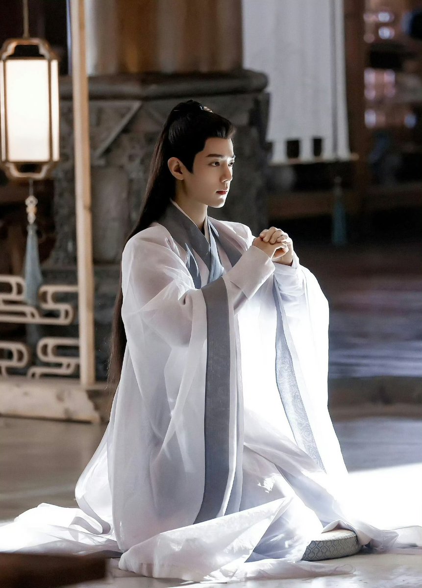 ᴬⱽᴬ ☆ﾟ♫•*¨*•.¸¸♪･:･ﾟ☆ tweet media