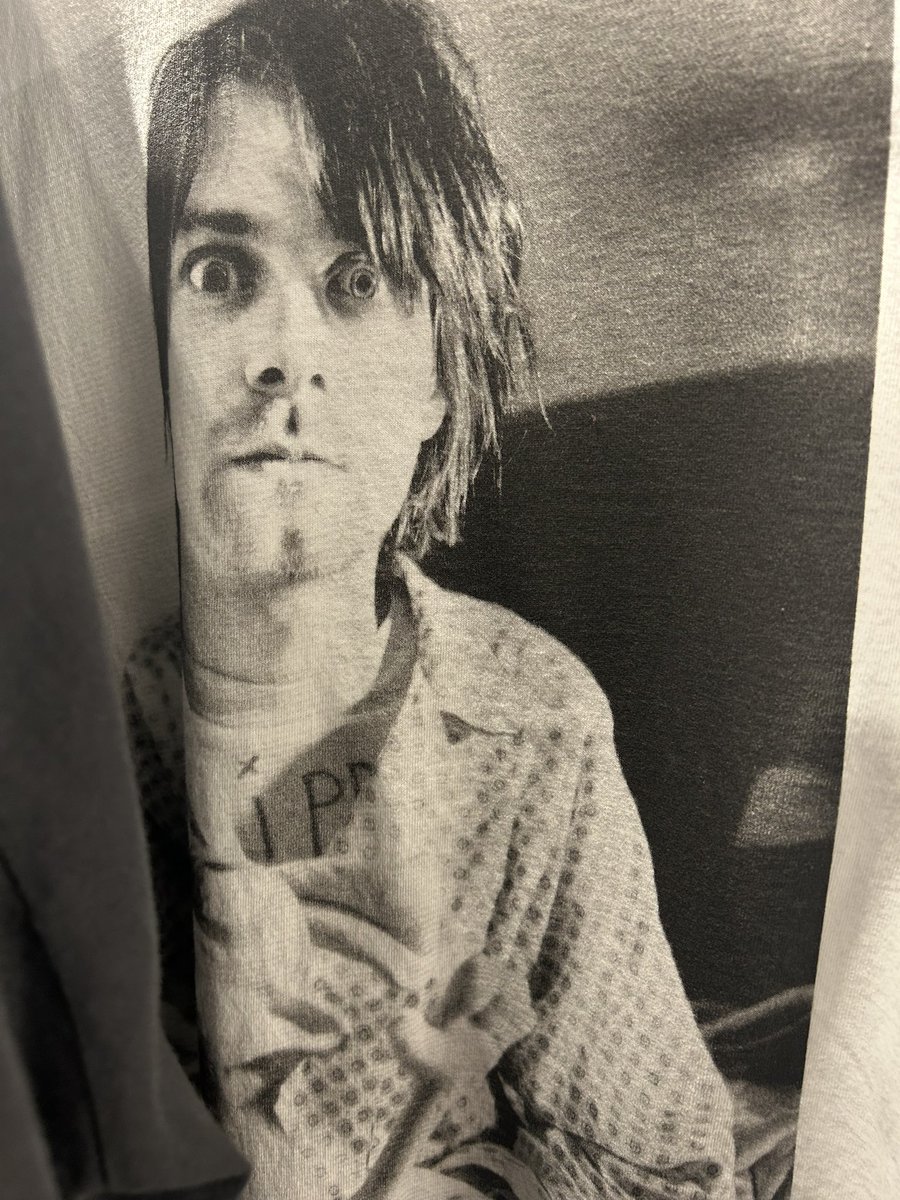 replicant tweet media