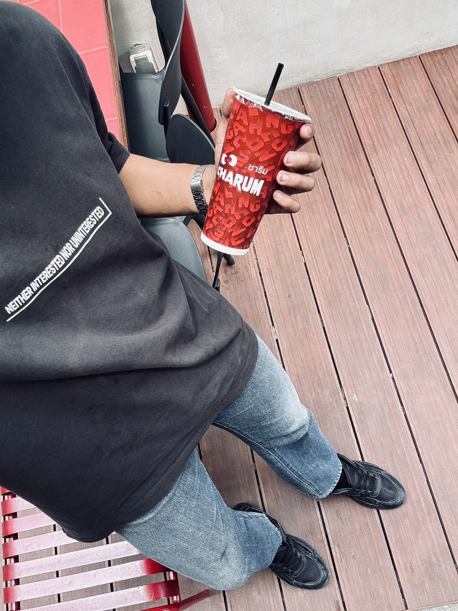 akuncapekkecap tweet media