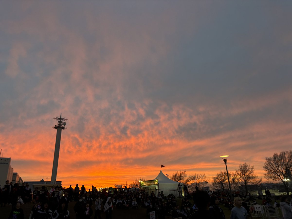 3️⃣💕 tweet media