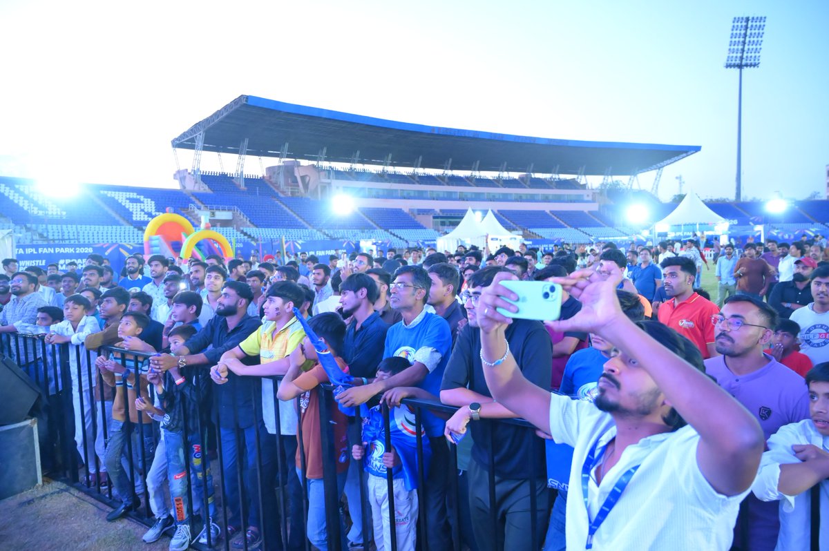 IPL's tweet image. A sea of colours, endless cheers, and pure cricketing joy! ✨

The energy at the #FanPark2026 in #Mathura, #Jodhpur, #Nizamabad, #Mysuru, and #Bhubaneswar is off the charts right now! 📈

Step out, bring your loudest roar, and join the celebrations at your nearest Fan Park! 🥳