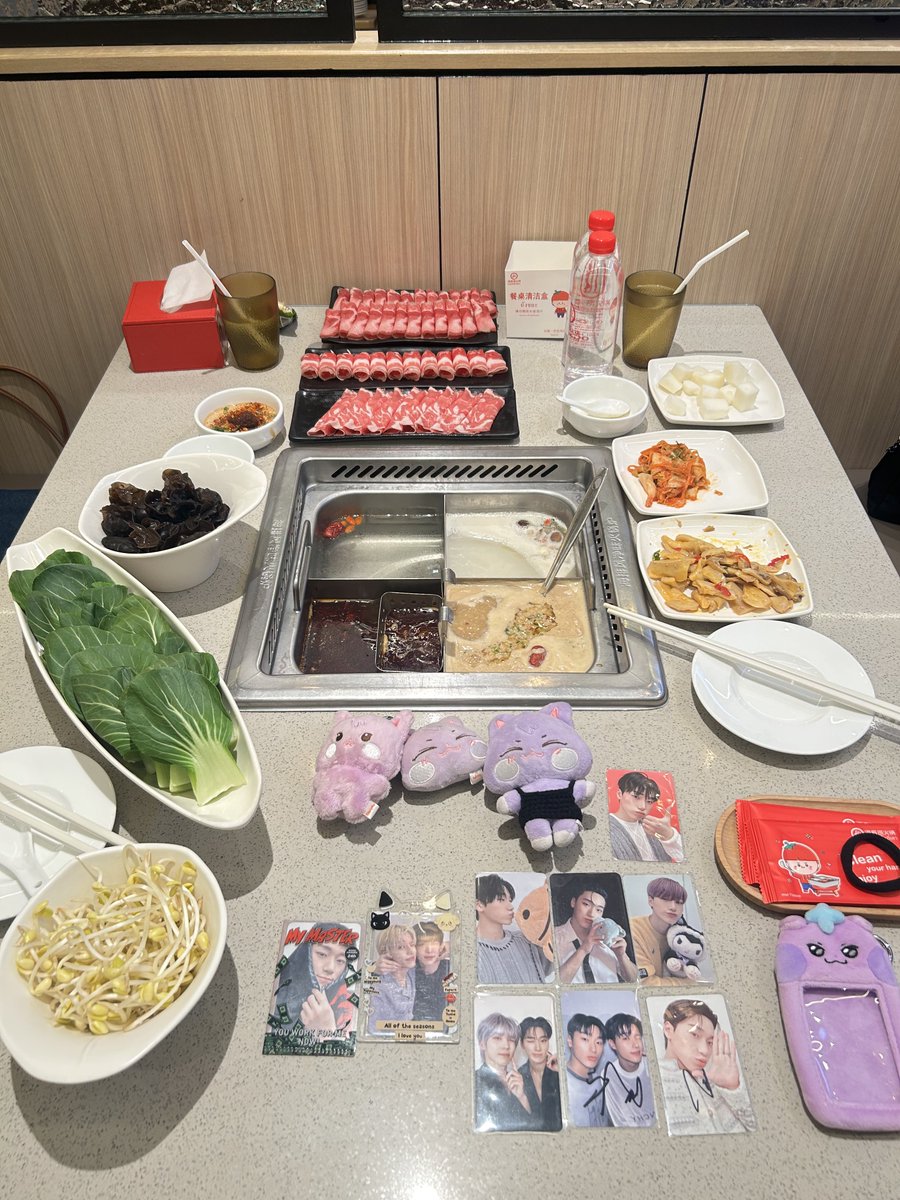ggggjcy__'s tweet photo. Very late lunch 💕💕

#JCYmails https://t.co/s9poL90FCf