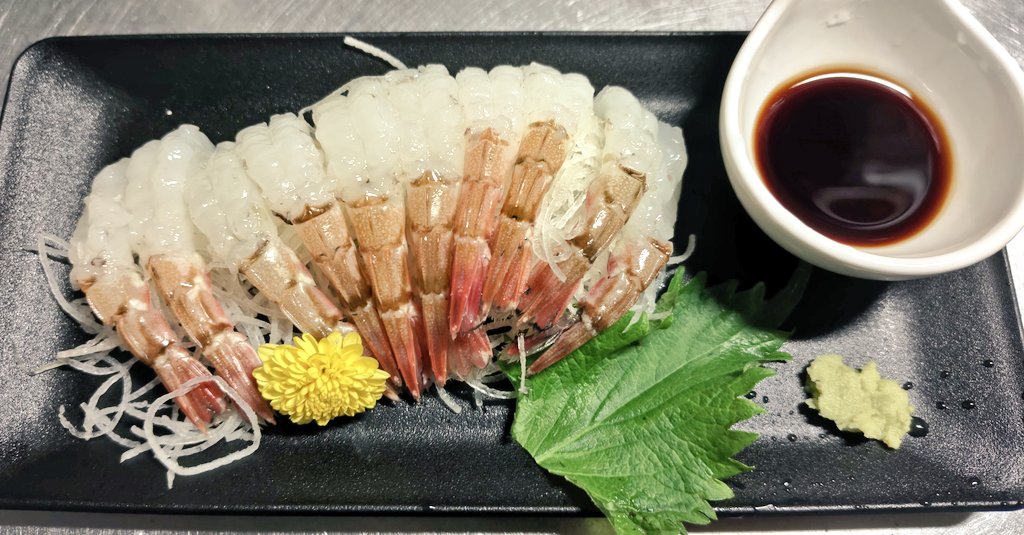 Ash_tale_5's tweet photo. ちょっと遠出した先に貝がいっぱいあったので思わず購入ッ
家近くのスーパーも新鮮だと思ってたけど、ホッキ貝とかまるまる売ってないから思わず購入
あと綺麗なガスエビもプラスで🦐

ただ捌くの大変だったからもう買わない(:3__)美味ッ https://t.co/Wo8ANAuOtx