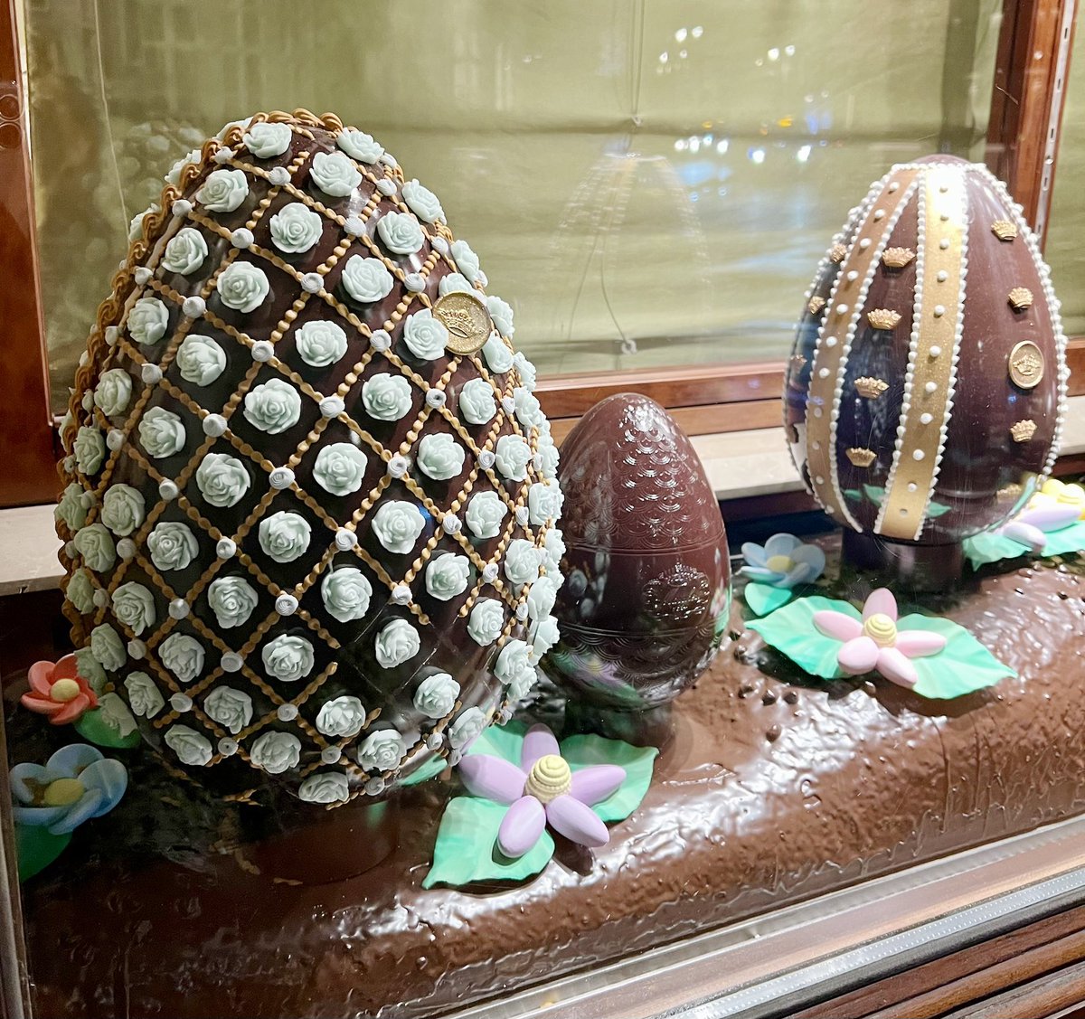 PreciousMuir's tweet image. 🍫🐣Happy Easter for those that celebrate, have a wonderful holiday🐰🍫

#HappyEaster  #EasterSunday #BankHolidayWeekend  #Easter