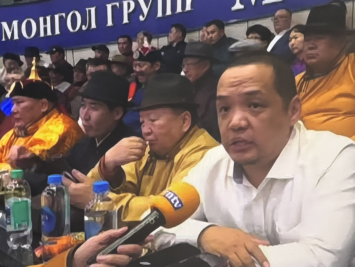 Хүрлээ.Д tweet media