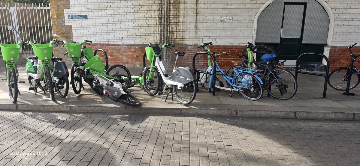 Dickie Arbiter LVO 🇬🇧 tweet media