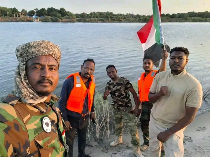 مــَـــازّنْ tweet media