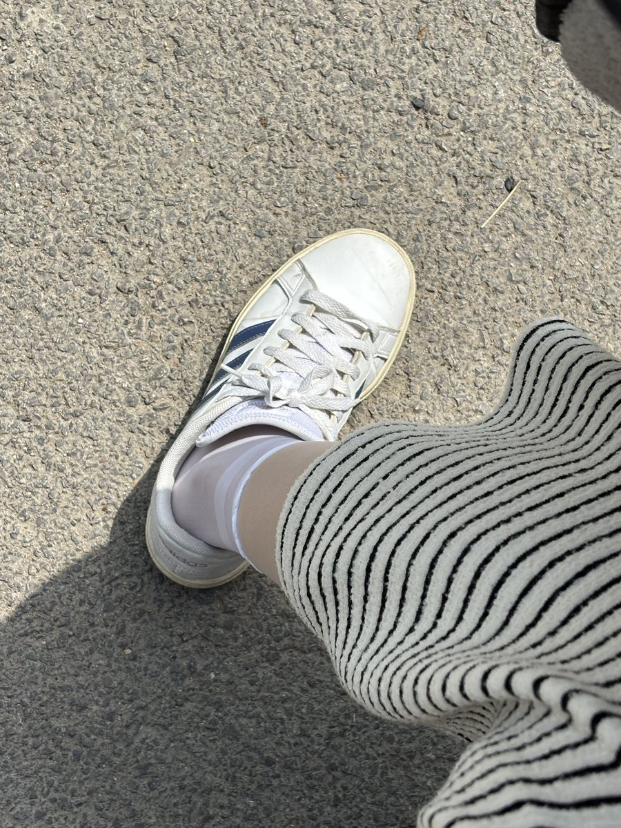 Byz2I's tweet photo. 今日无内裤里丝 绫家的无缝轻绒叠穿小可爱短丝短白丝喔～ 这款轻绒真的很舒服噢 #裤里丝 #绫 #丝袜 #女大 #短丝 #短丝袜 #短白丝 https://t.co/TMYsBfkgIP