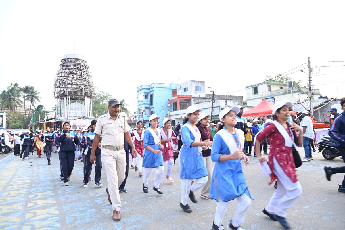 #ଓଡ଼ିଆପକ୍ଷ ପାଳନ ଅବସରରେ ଆଜି ଶ୍ରୀ ଶ୍ରୀ ବଳଦେବଜୀଉଙ୍କ ମନ୍ଦିରଠାରୁ ଆରମ୍ଭ ହୋଇଥିବା #ଐତିହ୍ଯଗଣଦୌଡ କୁ ଜିଲ୍ଲାସ୍ତରୀୟ ଅଧିକାରୀଙ୍କ ଉପସ୍ଥିତିରେ କେନ୍ଦୁଝରଗଡ଼ ପୌରାଧ୍ୟକ୍ଷା ଶ୍ରୀମତୀ ନିକୁ ସାହୁ ଓ ଅତିରିକ୍ତ ଜିଲ୍ଲାପାଳ ଶୁଭାରମ୍ଭ କରିଥିଲେ।<a href="/CMO_Odisha/">CMO Odisha</a> <a href="/Culturedeptt/">ଓଡ଼ିଆ ଭାଷା, ସାହିତ୍ୟ ଓ ସଂସ୍କୃତି ବିଭାଗ</a> <a href="/sports_odisha/">Odisha Sports</a> <a href="/IPR_Odisha/">I & PR Department, Odisha</a> #HeritageRun #FitIndia