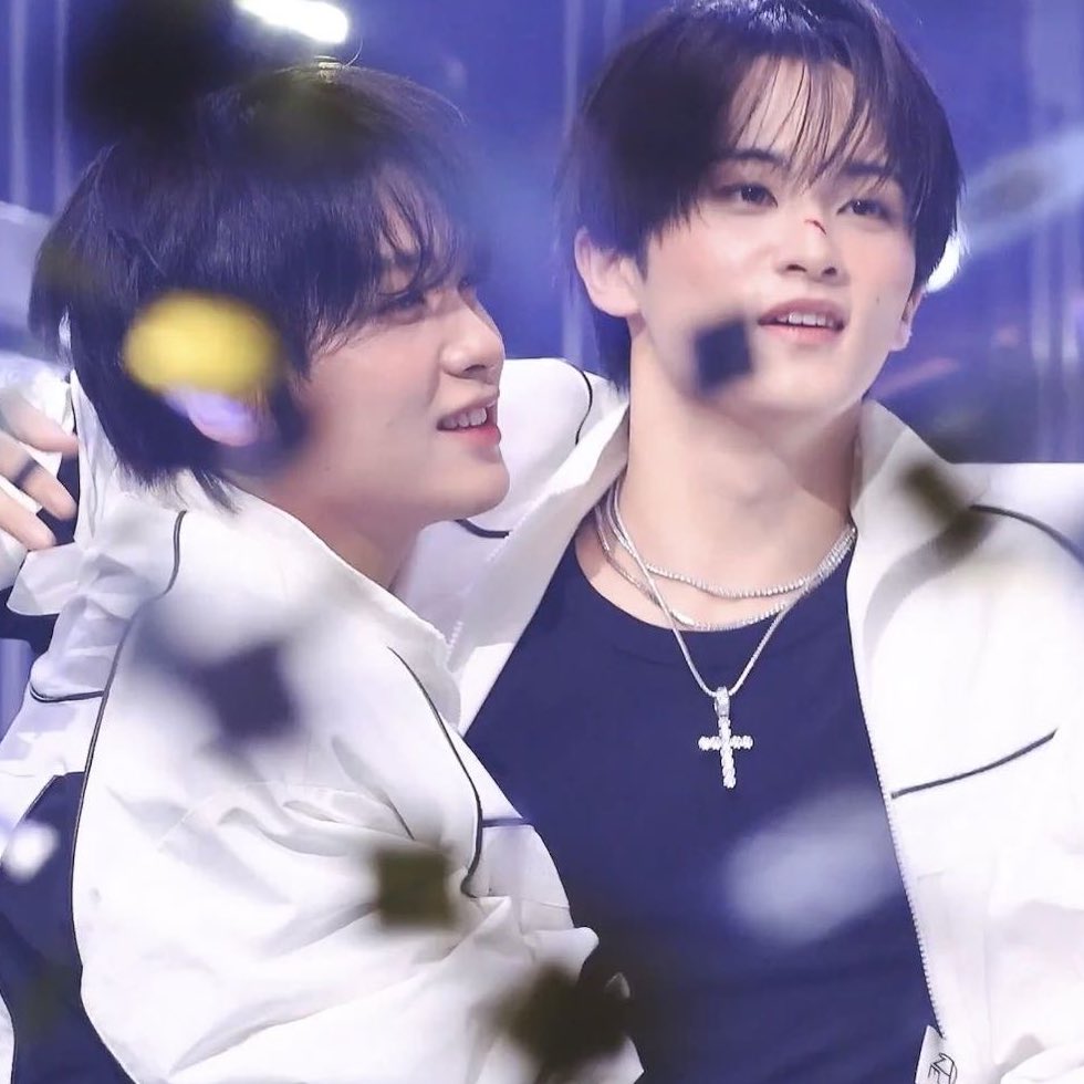 risa ᯓ ✈︎ tweet media