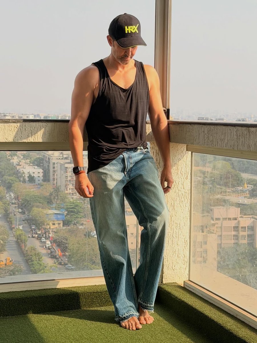 Hrithik Roshan tweet media