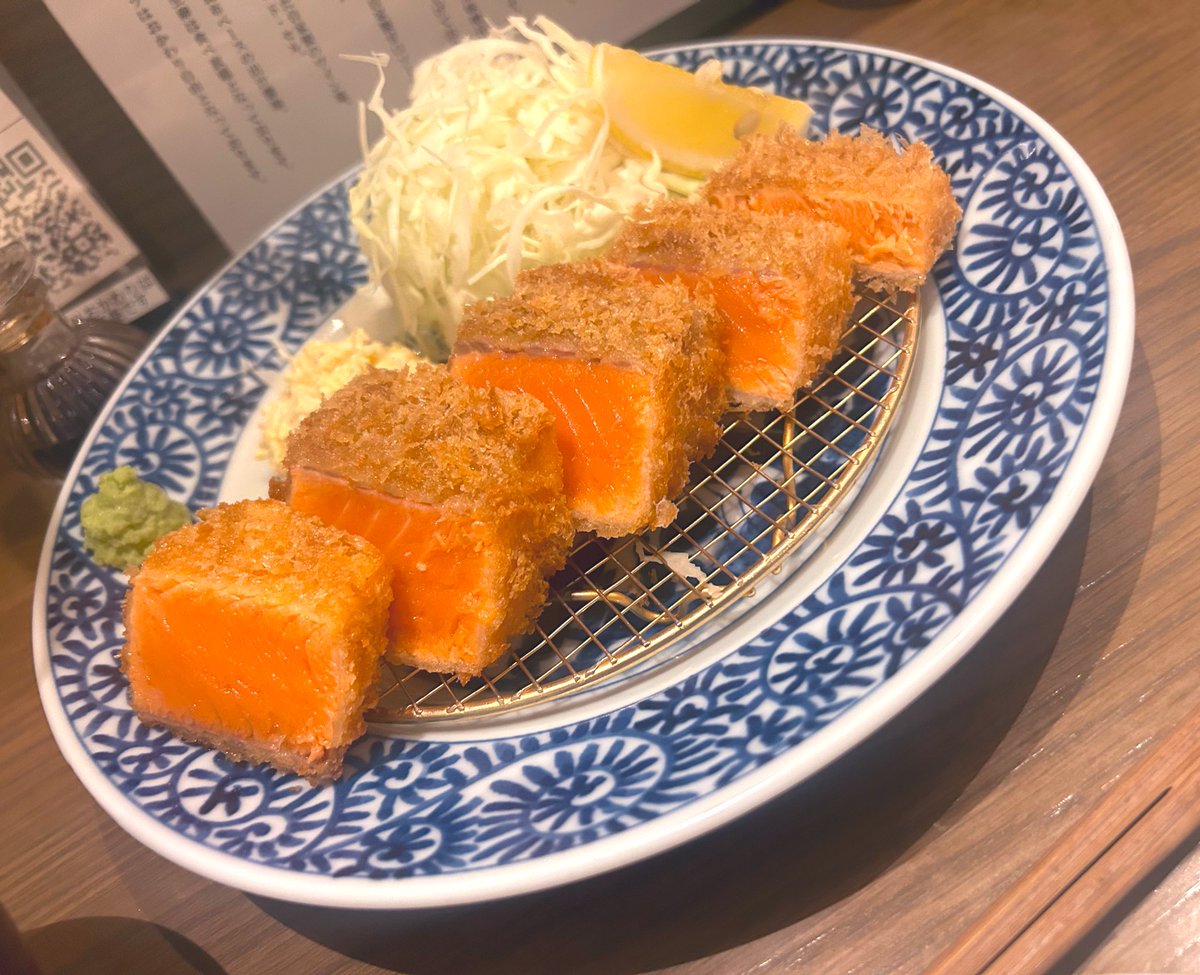 この前食べたサーモンカツ美味しかったぬぁ また食べたい〜〜襤 https://t.co/PuZCwyZ3xW