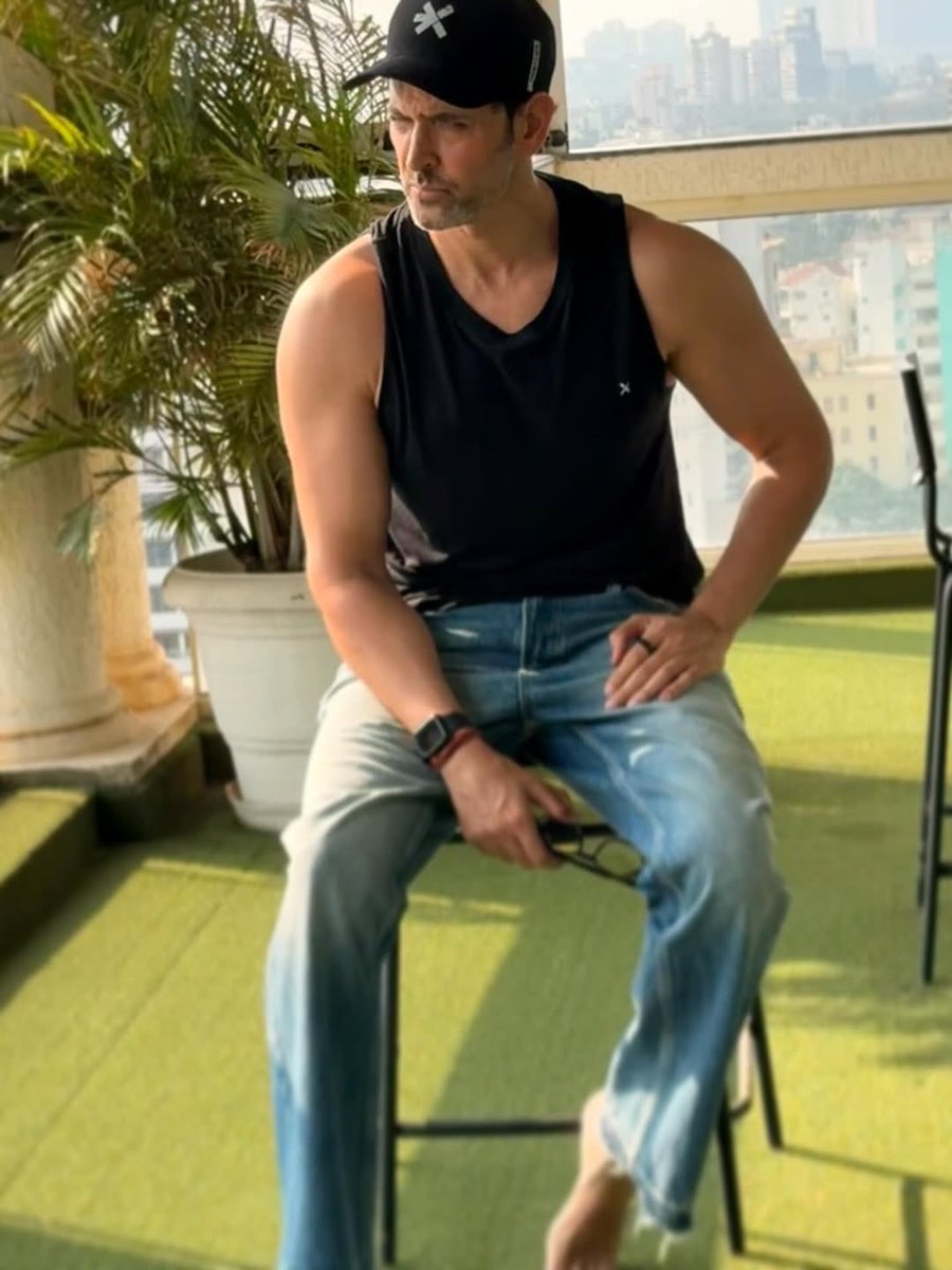 HrithikRules.com tweet media