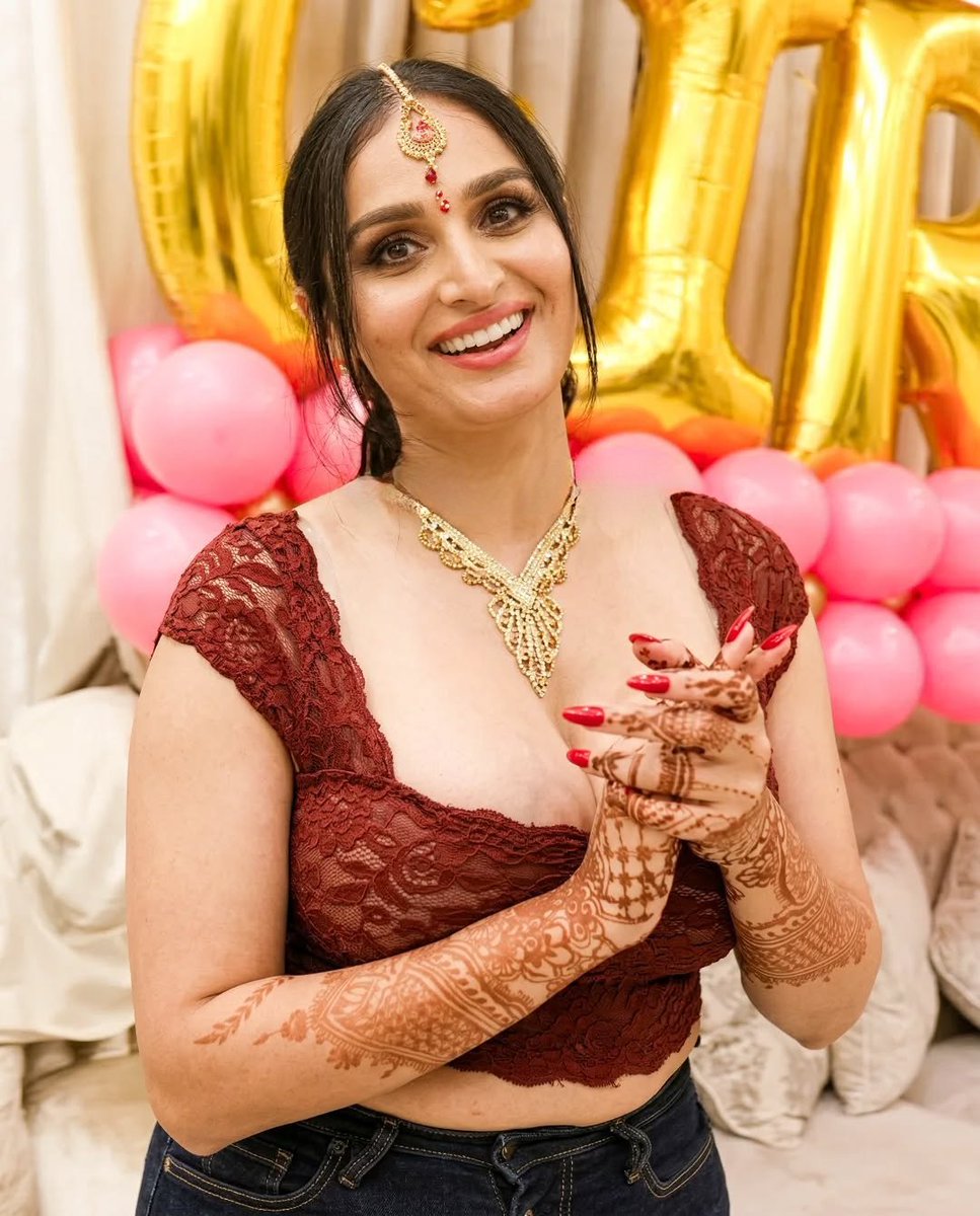 PopZstream's tweet photo. Lana Rose looks more desi than desi girls 😍❤ https://t.co/kWbUOqqauG