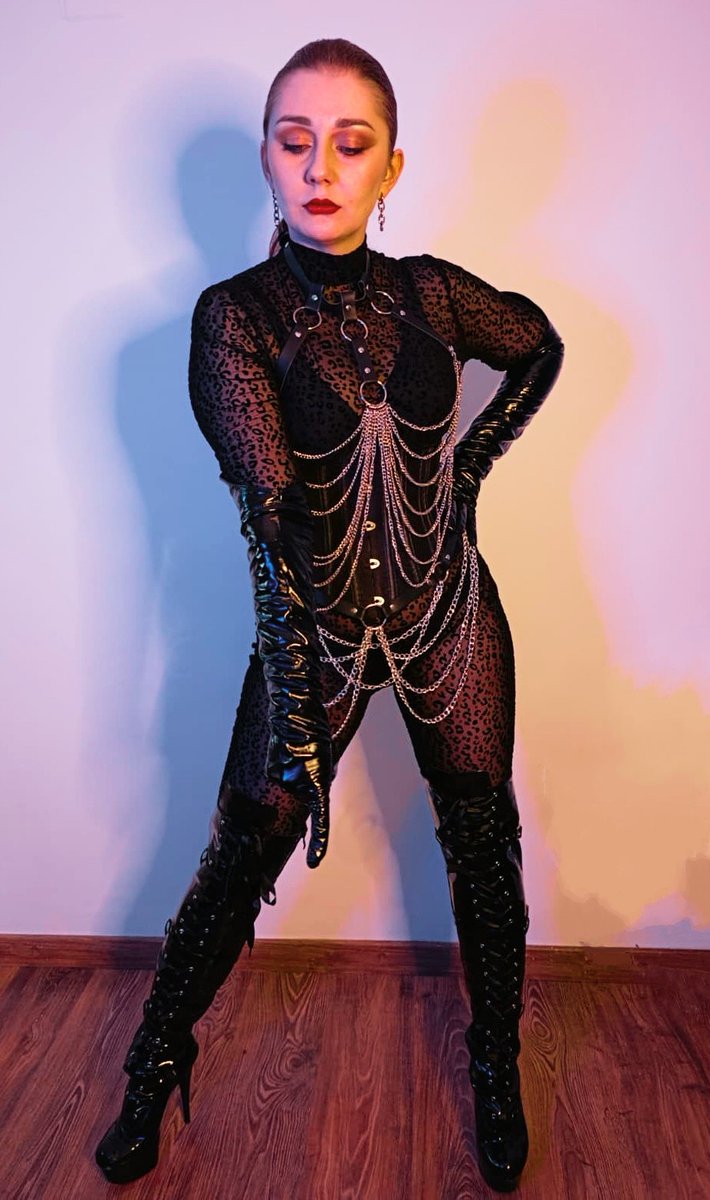 Mistress Elektra tweet media
