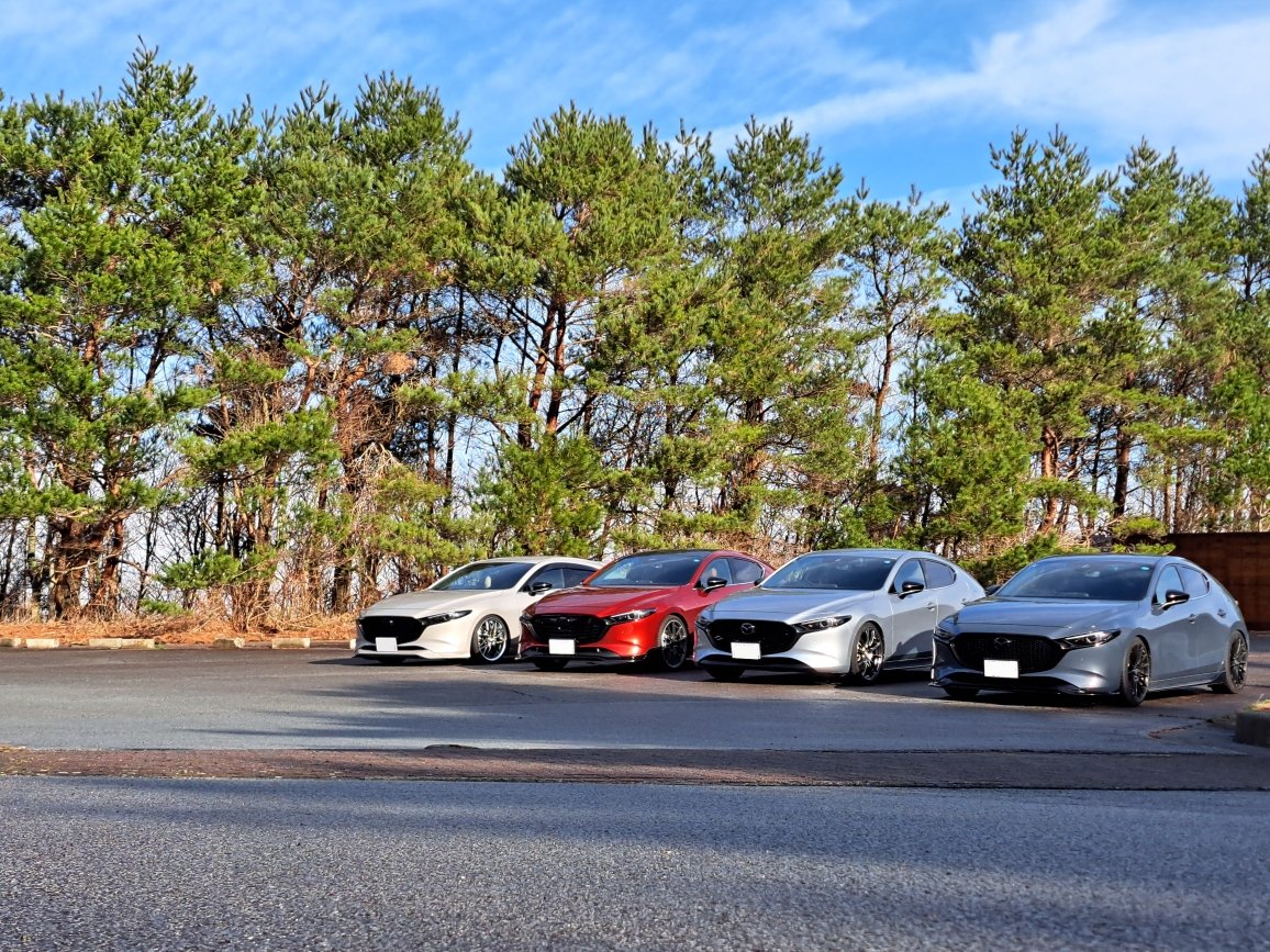 TTO241's tweet photo. 今日はインスタ繋がりのお友達と富士山🗻周遊ツアー🚗💨
昨日の悪天候⛈️が嘘の様なロケーション👏
#MAZDA3FB #mazda3fastback #withMazda https://t.co/lXhS74h1sg