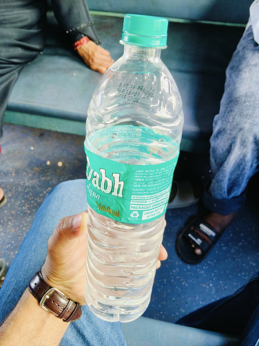 upcopabhay's tweet photo. #BudhwalRailwayStation पर यात्रियों का शोषण जारी है। MRP ₹14 की लोकल पानी की बोतल धड़ल्ले से ₹20 में बेची जा रही है। शिकायत करने पर विक्रेता मारपीट पर उतारू हो जाते हैं।
कृपया कार्यवाही करें/1
@RailMinIndia @IRCTCofficial @drm_lko @RailwaySeva @upgrphq @RPF_INDIA https://t.co/daC361PlGZ